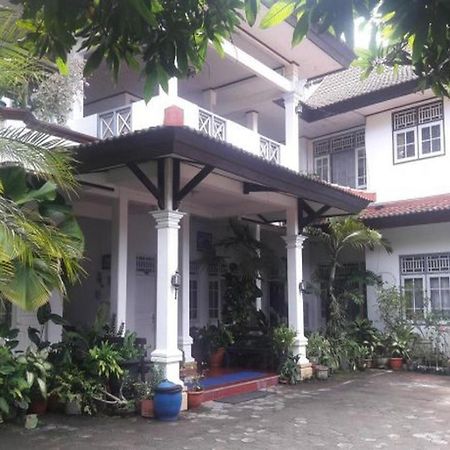 Hotel Airlangga Ματαράμ Εξωτερικό φωτογραφία